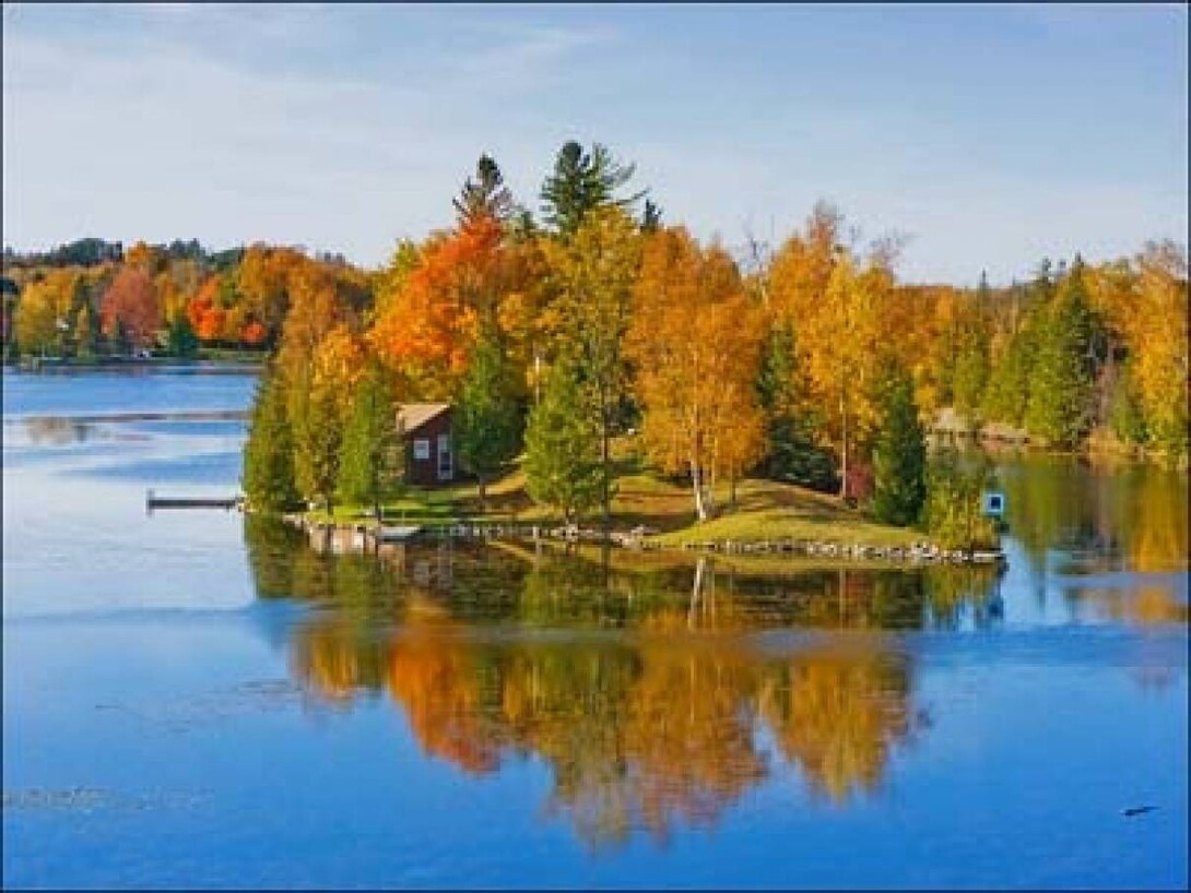 Experience the Colours of the Kawarthas this Fall!