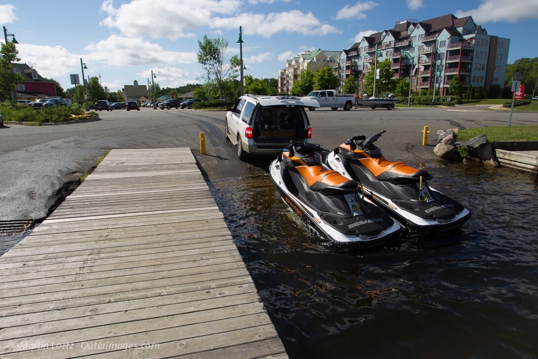 Jet Ski & Boat Magazine - Your Ultimate Guide to Water Adventures 