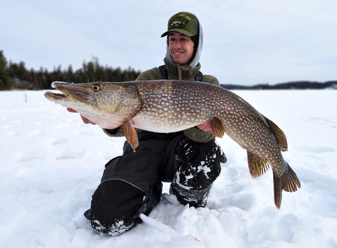 Northern Pike Fisherman Rod Net Gear Pike Fishing Fisher Pullover