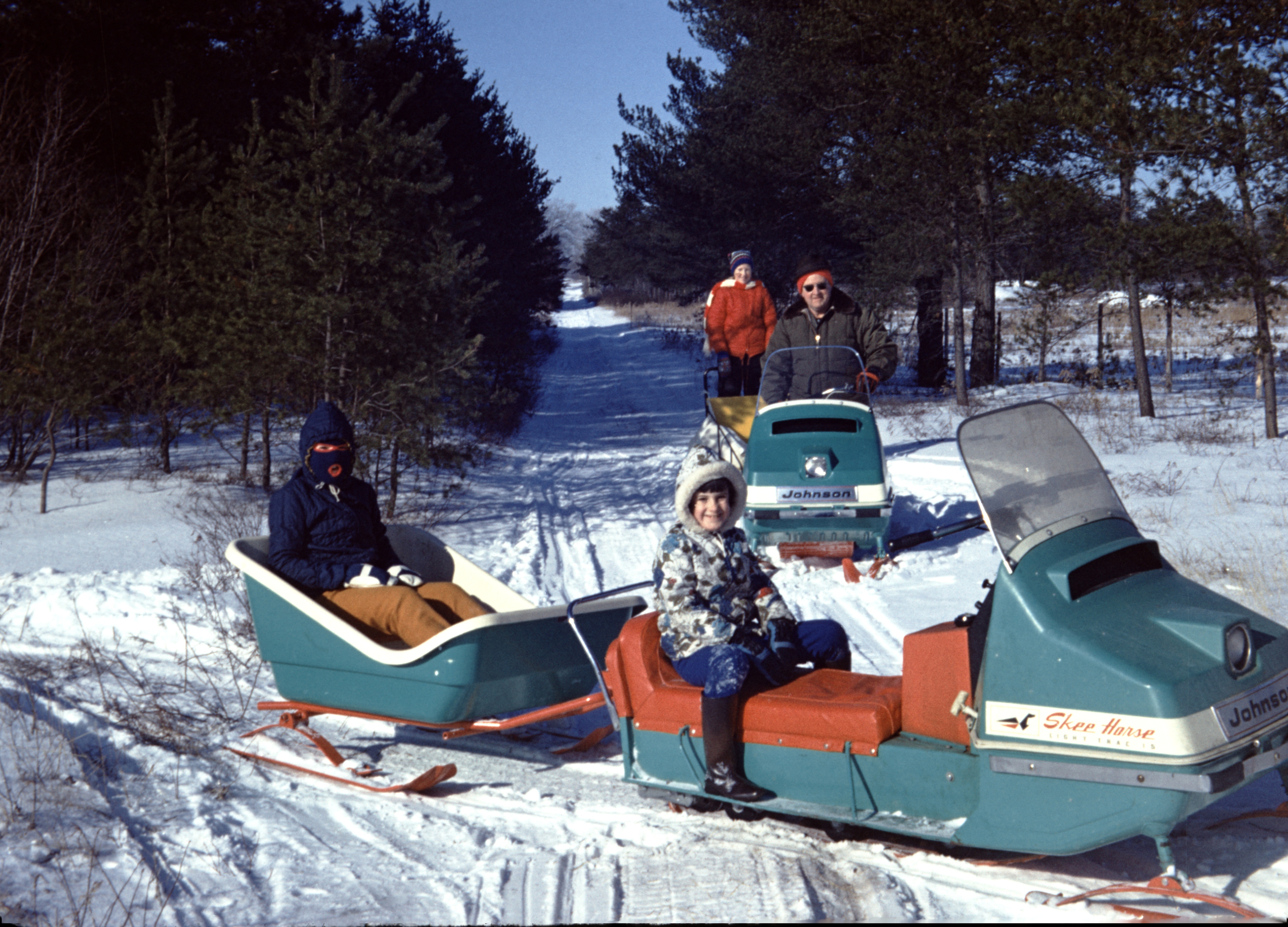 vintage-snowmobile-family.jpg